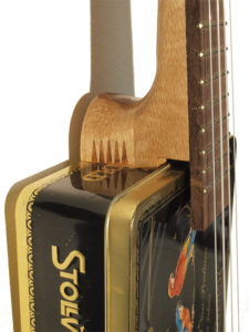 Cigarbox-Ukulele Knuspergold, Detail