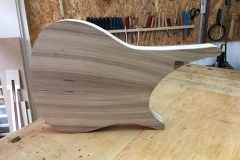 Body mit Nussbaum-Decke