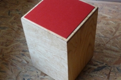 Cajon, Schlagfläche und Sitz