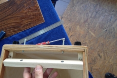 Cajon KlangEins, Teile der Snare-Mechanik