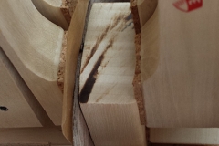 Cavaquinho bauen, Klötze an Zargen leimen, Detail