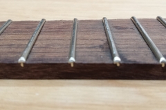 Cavaquinho bauen, Griffbrett und verputzte Bünde