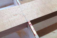 Cigarbox-Guitars, Leiste in Ausklinkungen