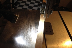 Cigarbox-Guitars, Aussparung in Leiste sägen