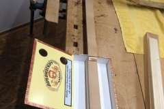 cigarbox-guitar-19Cigarbox-Guitars, ungefähr so wird sie einmal aussehen...