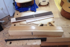 fretless guitar, Griffbrett auf Endmaß hobeln
