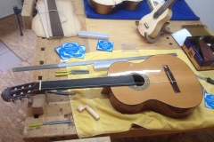 fretless guitar, Saitenlage einstellen