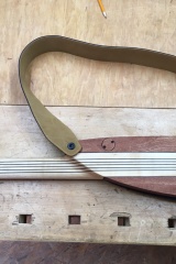 Headless Gitarre, Rückseite