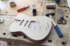 Hollow-Body-E-Gitarre, Body und Frässchablone für Tonabnehmer usw.