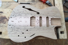 Hollow-Body-E-Gitarre, Body fertig gefräst