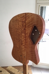 Hollow-Body-E-Gitarre, Body grundiert