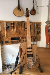 Hollow-Body-E-Gitarre, Gitarre fertig, Vorderseite