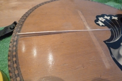 Mandoline restaurieren, Span in Riss einpassen