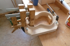 Ukulele bauen, Klötzchen einleimen