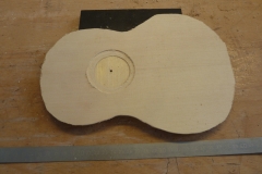 Ukulele bauen, Rosette am Schalloch einlegen