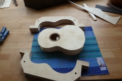 Ukulele bauen, Decke angeleimt