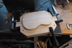 Ukulele bauen, Falz für Binding an Decke und Boden fräsen