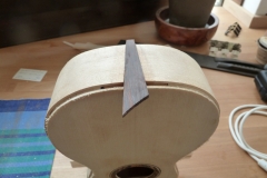 Ukulele bauen, Einlegearbeit am unteren Zargenende