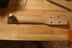 Ukulele bauen, Hals fast fertig (Halsfuß muss noch angepasst werden)
