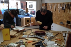 Cigarbox-Guitar, Aussparungen in den Hals arbeiten