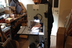 Cigarbox-Guitar, Sägen an der Bandsäge